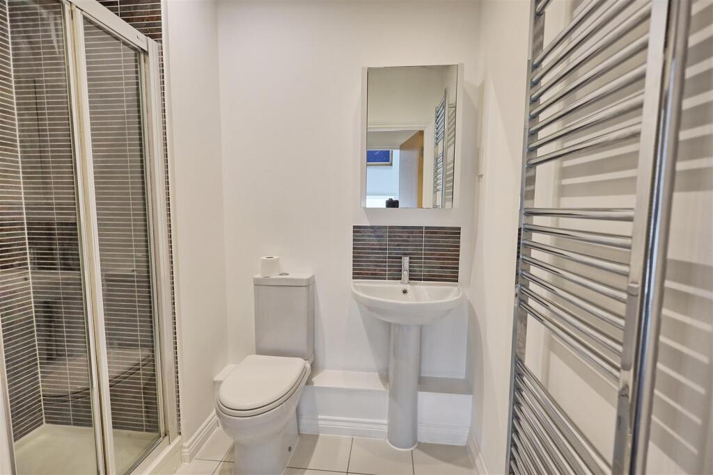 SHOWER ROOM