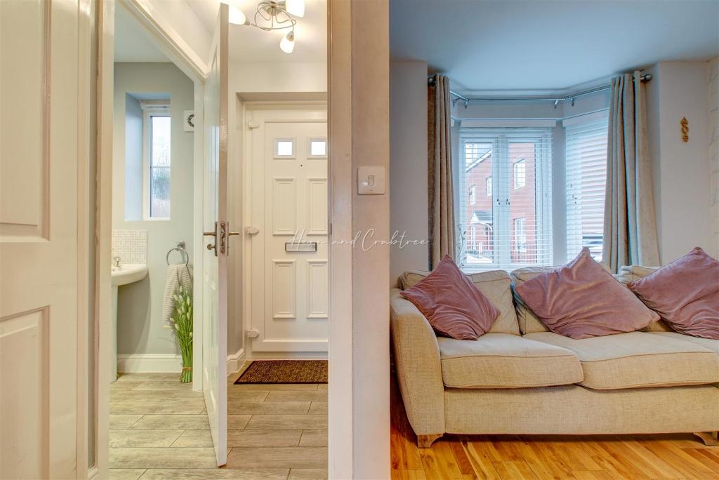 Watkins Square, Llanishen, HernCrabtree (6).jpg