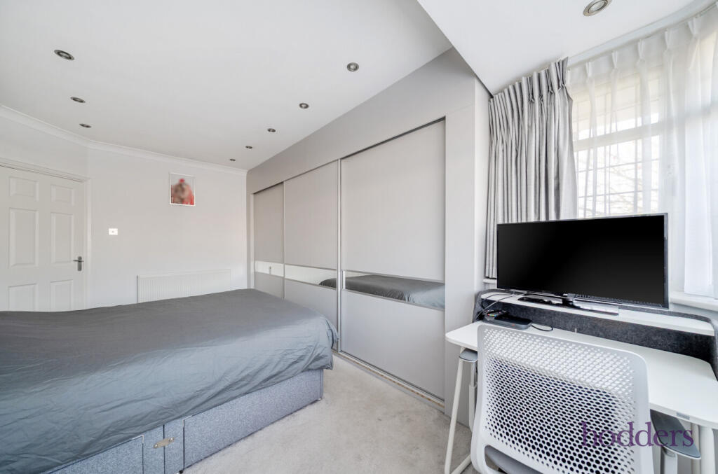 30443598-31f2-4d8...