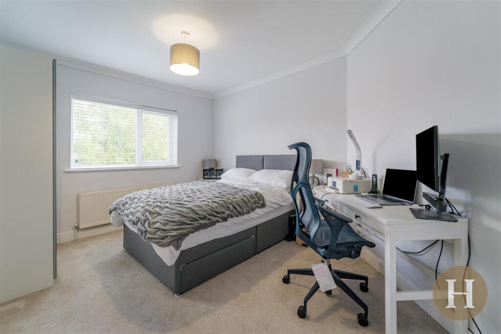 Hadleigh Estate Agents-28.jpg