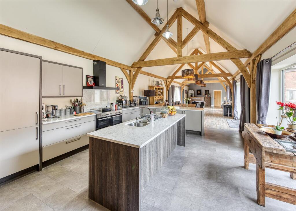 Dog Leg Barn-kitchen4.jpg