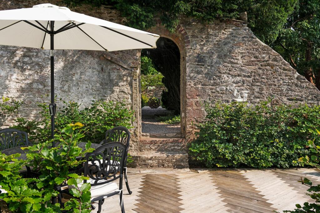 Hill House_ Garden