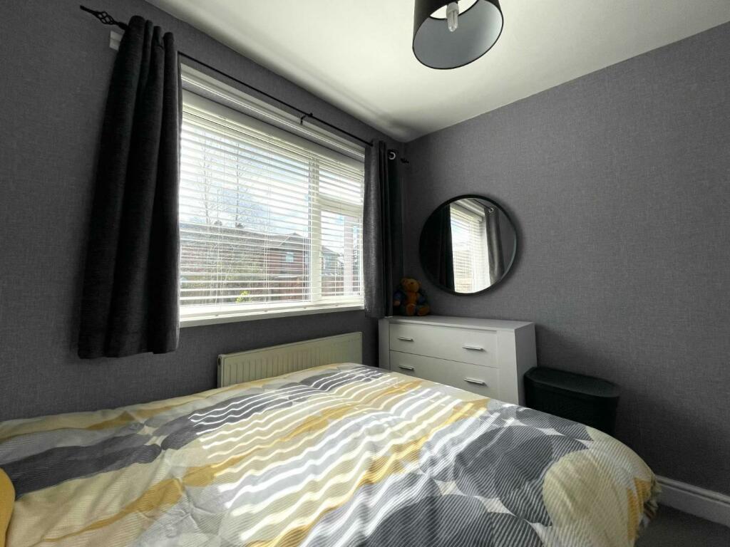LulworthCres24bedd1.jpg