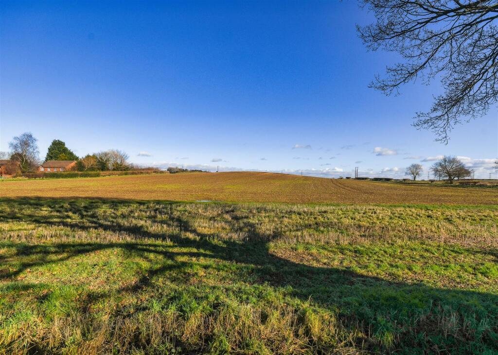 7 Yew Tree Road - View.jpg