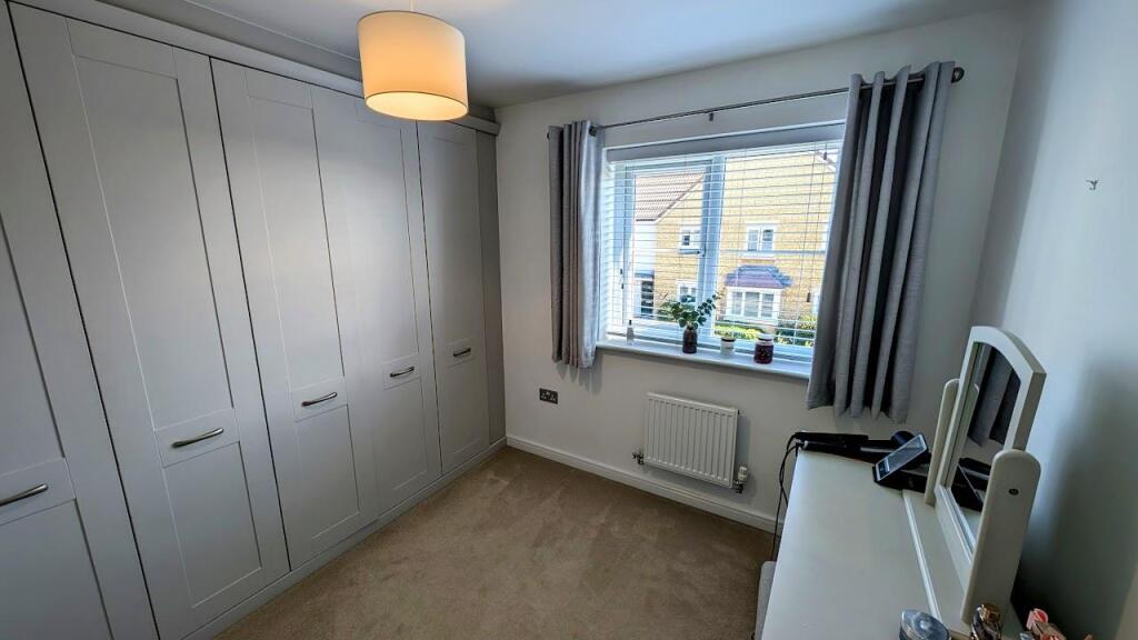 10 Pennington Road dressing room.jpg