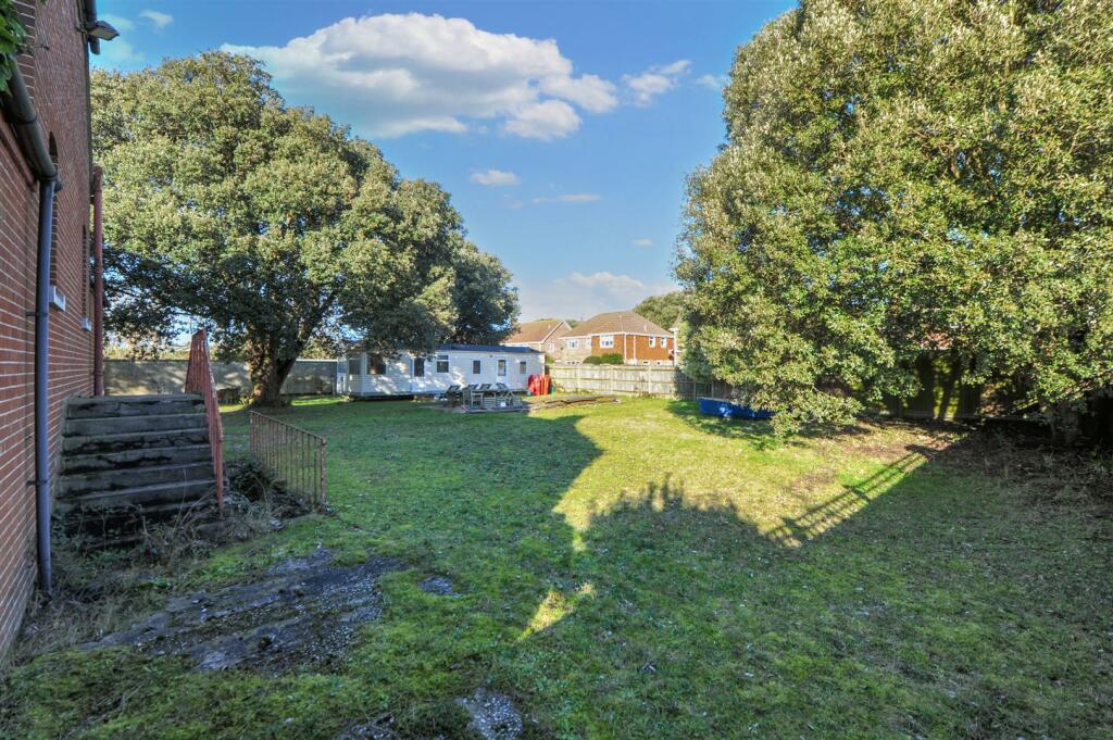 Rear Garden..jpg