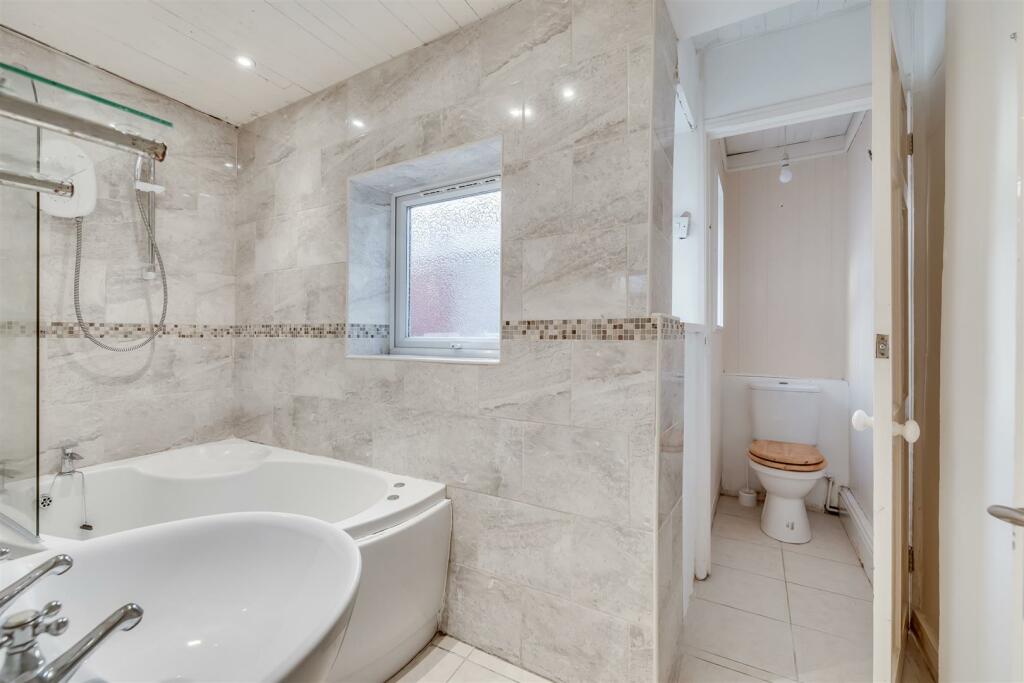 Bathroom W/C