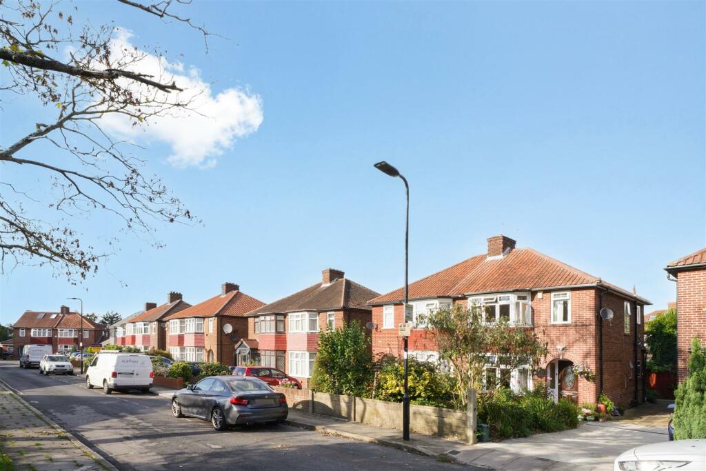 3 Wellgarth - SEnanDP8Ae0vrhJQo3CQ.jpg