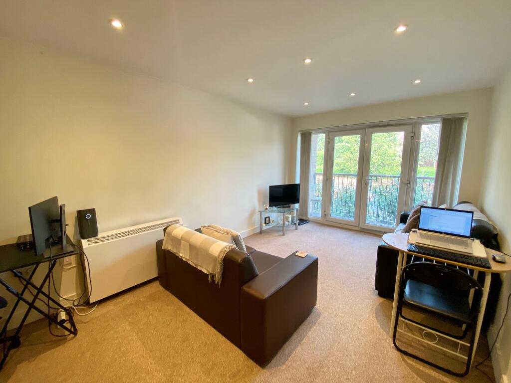 Living &amp; Kitchen Room