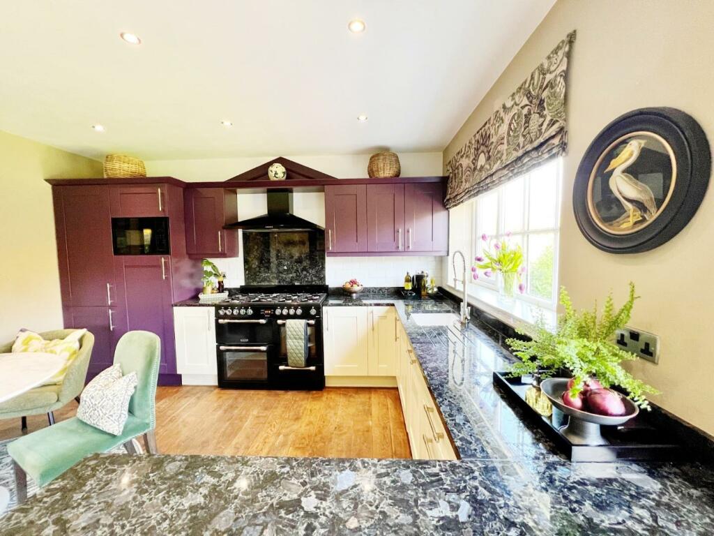 Kitchen pic 5.jpg