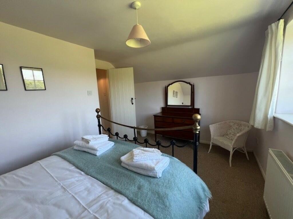 bedroom1 2