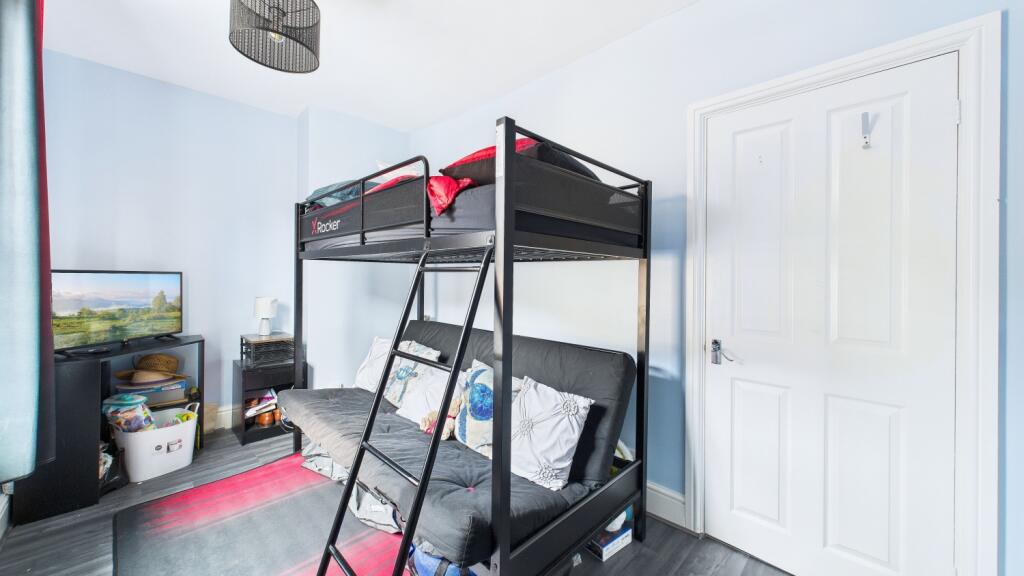 CAM03669G0-PR0037-STILL016