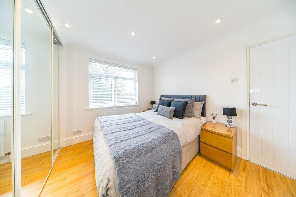 1 Longview Drive bedroom 2 2.jpg