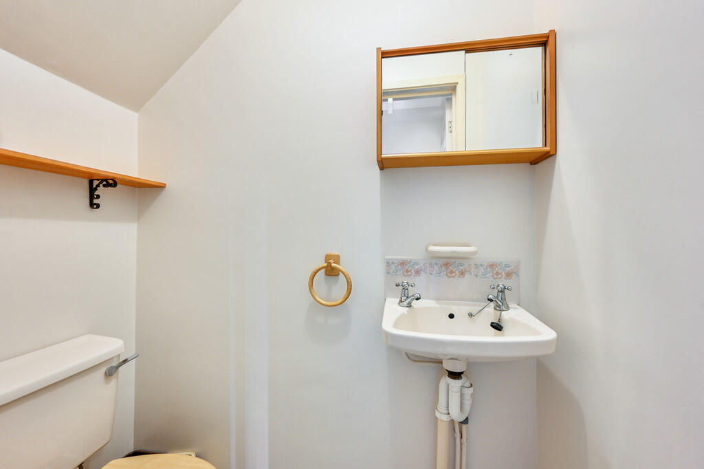 6 HILLCREST - TN3...