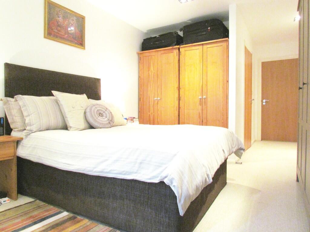 CITY TOWER BEDROO...