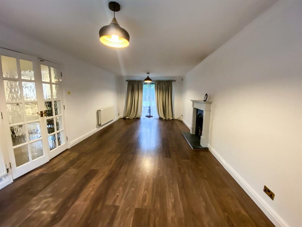 14 Longthorpe Close Littleover-4032.jpg