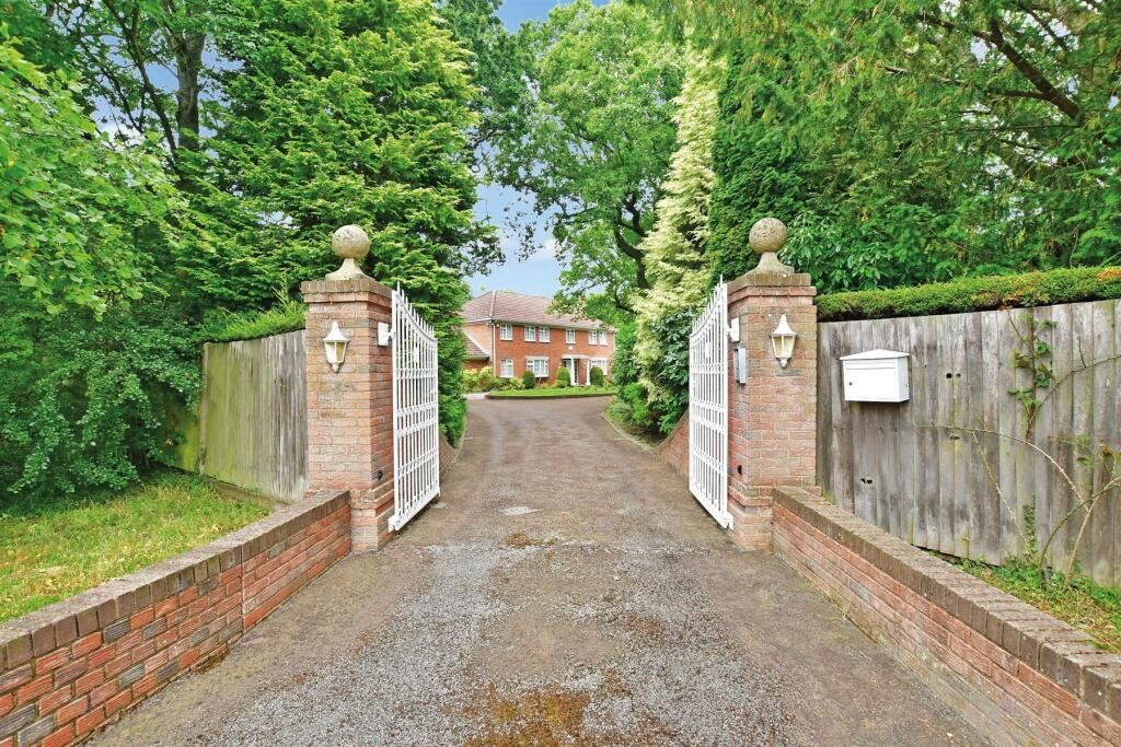 External Lifestyle Photo