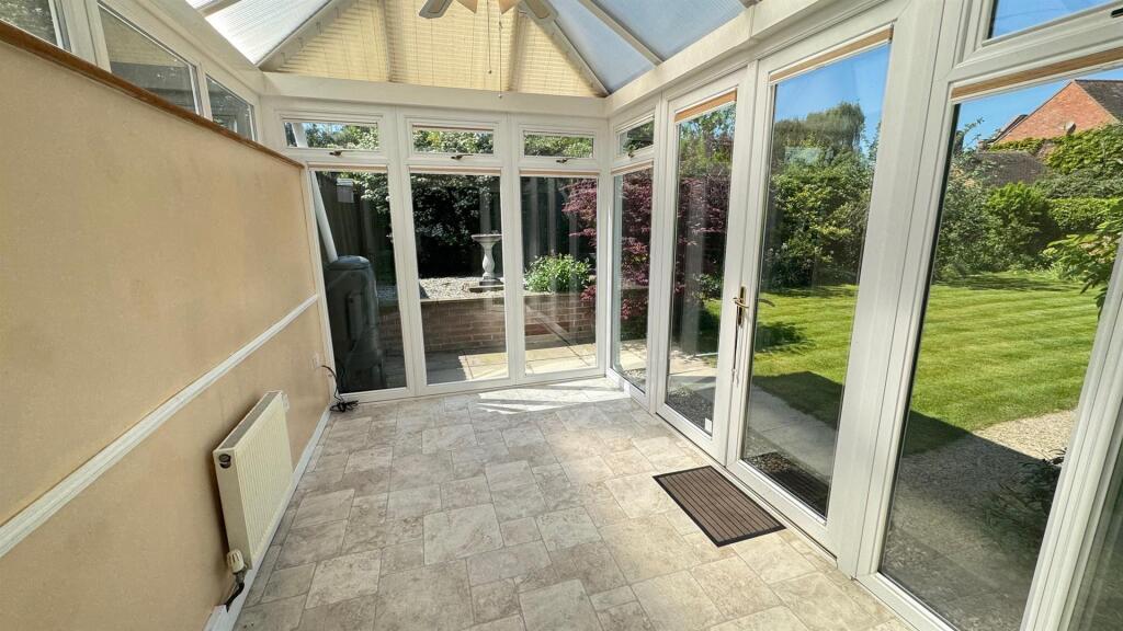 Hollies Conservatory.jpg