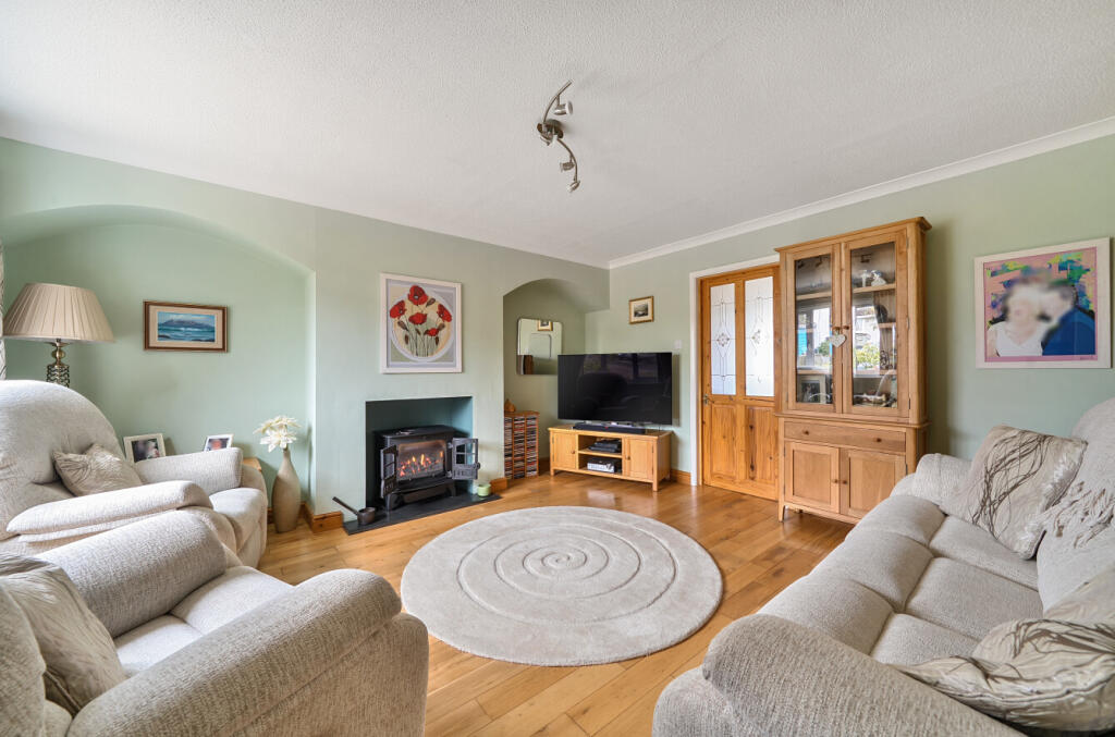 1335319-12-6895c8...