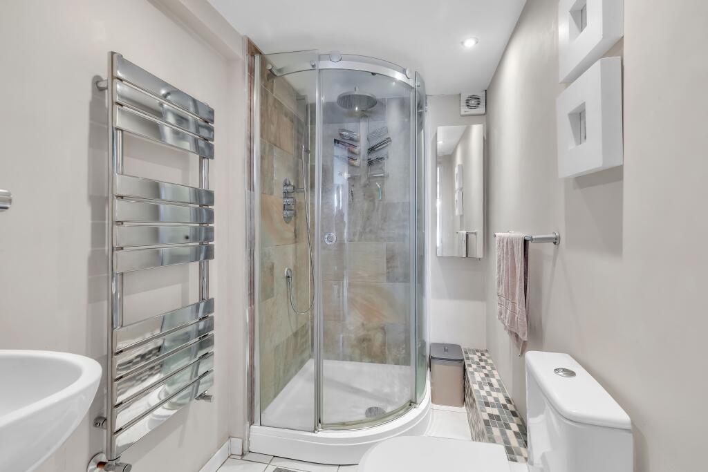 Bedroom 1 Ensuite