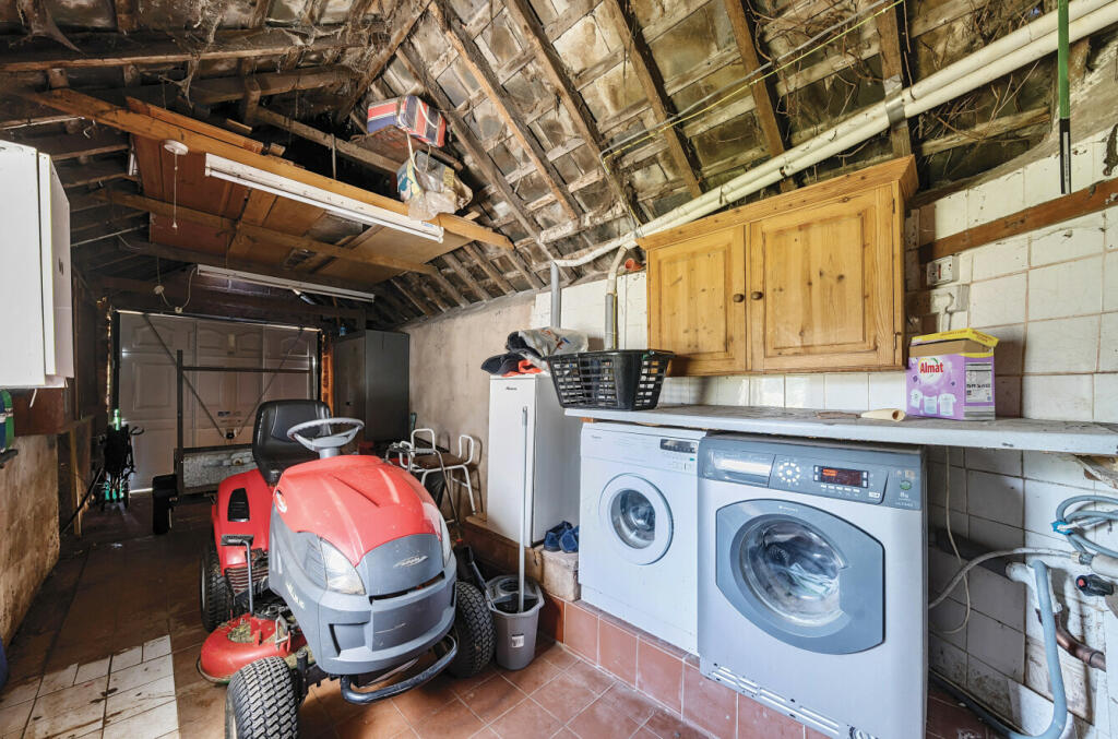 Garage/Utility