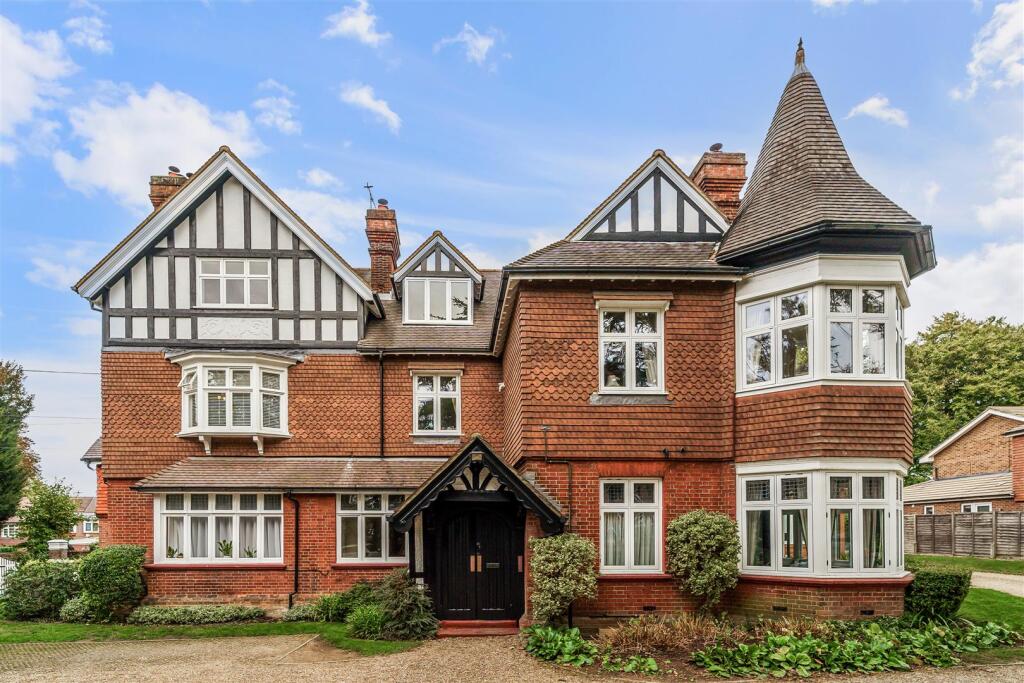 THE FIRS, FLAT (2).jpg