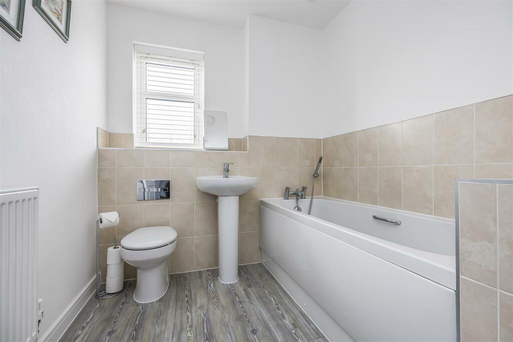 1 Foster Close, Emsworth-PorticoMarketing-Nexa-05.