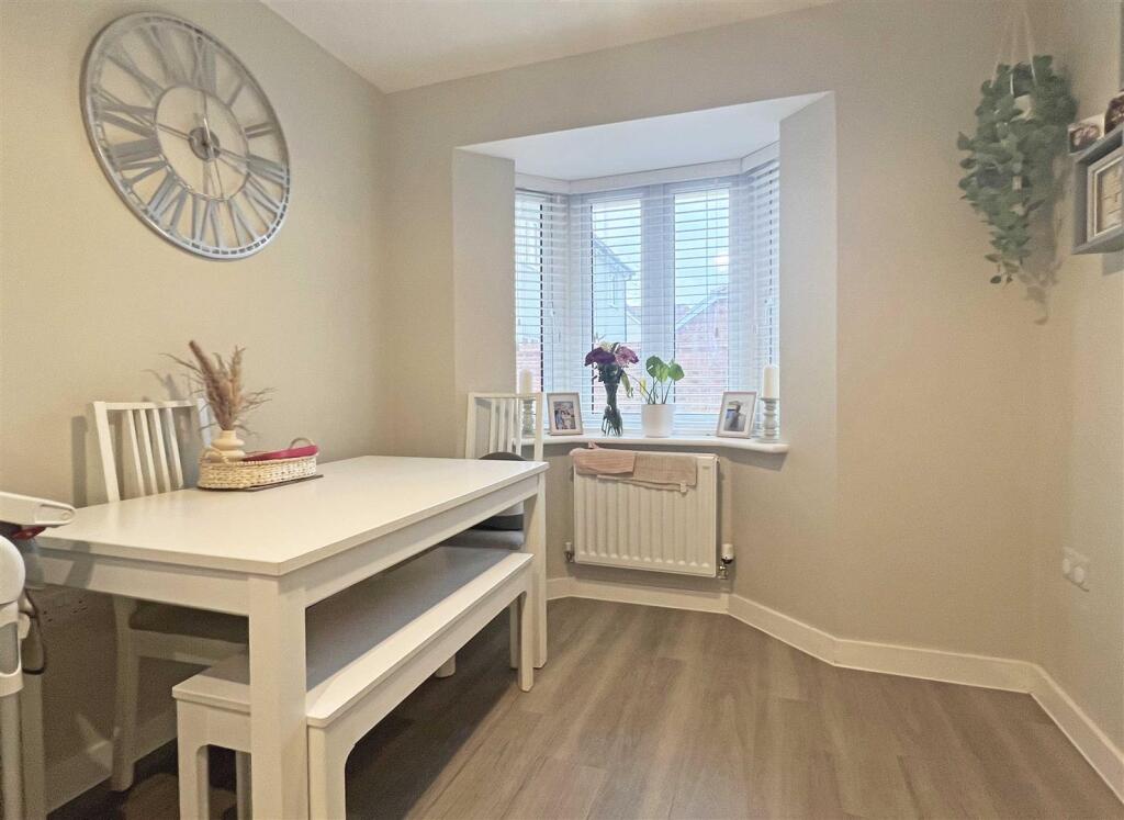 Dining Area.jpg