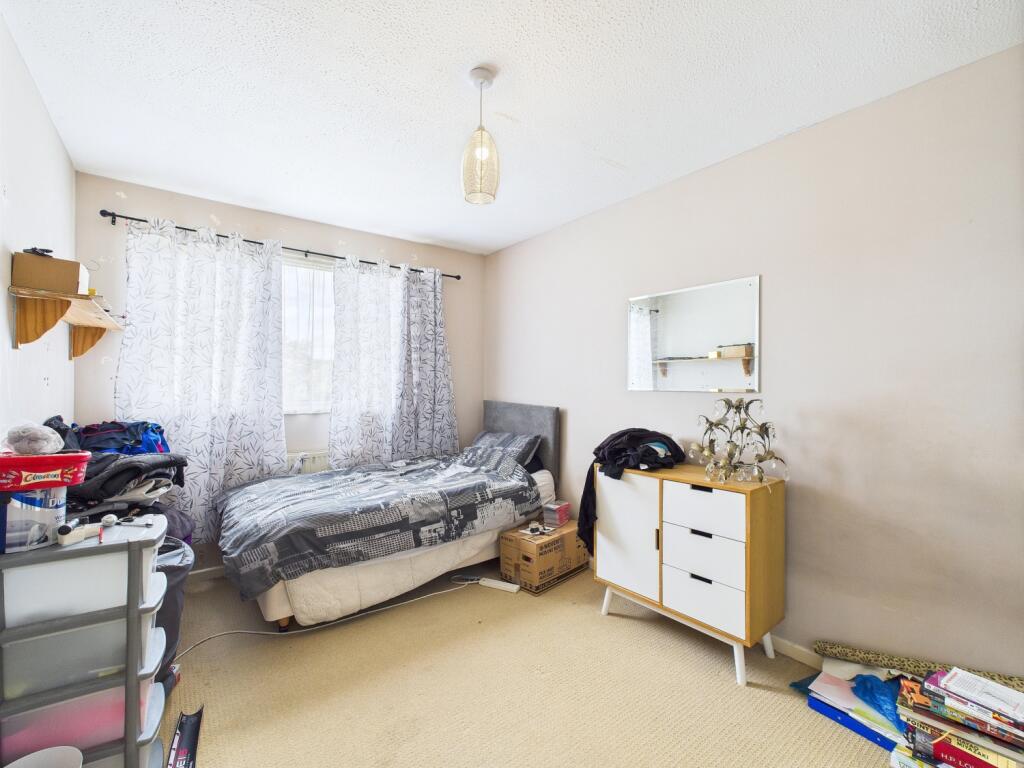 CAM01909G0-PR0347-STILL013