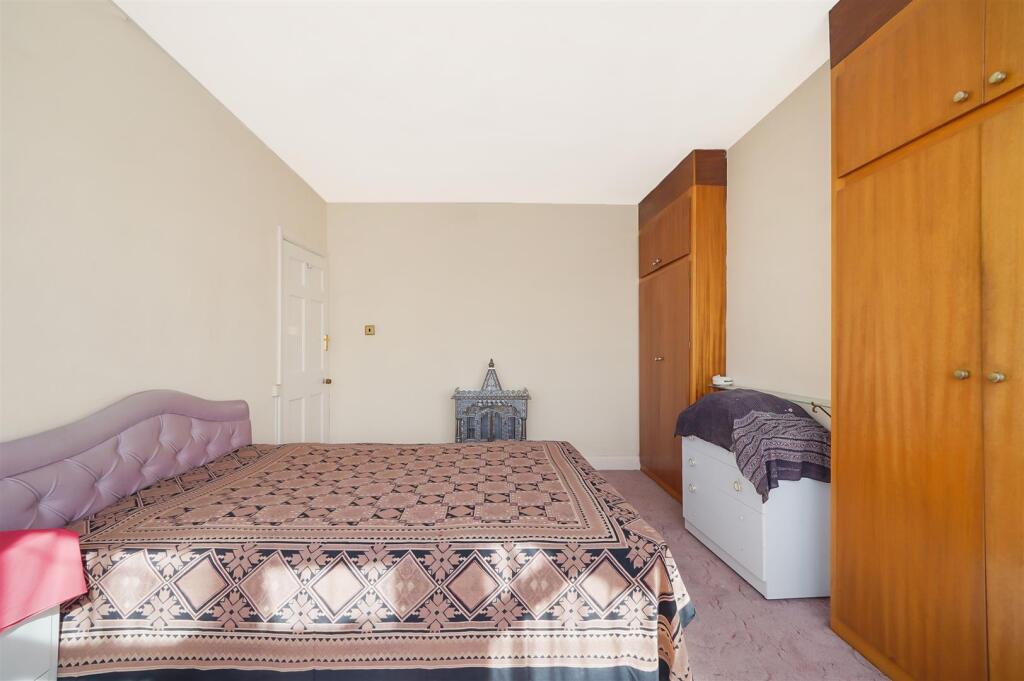 200 Whitton Avenue East - 6F4PpTYrGhmROhhfNQiD.jpg