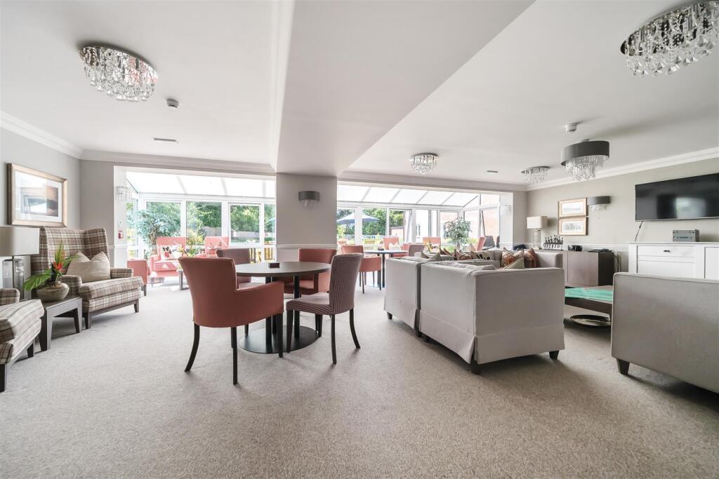 Owners Lounge.jpg
