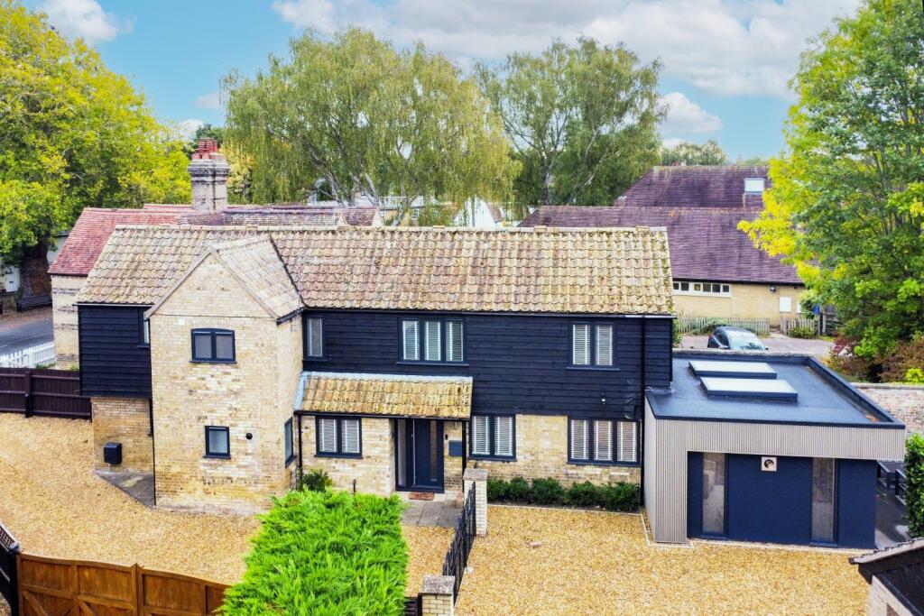 dji_fly_20250924_092350_829_1758704282142_photo_op