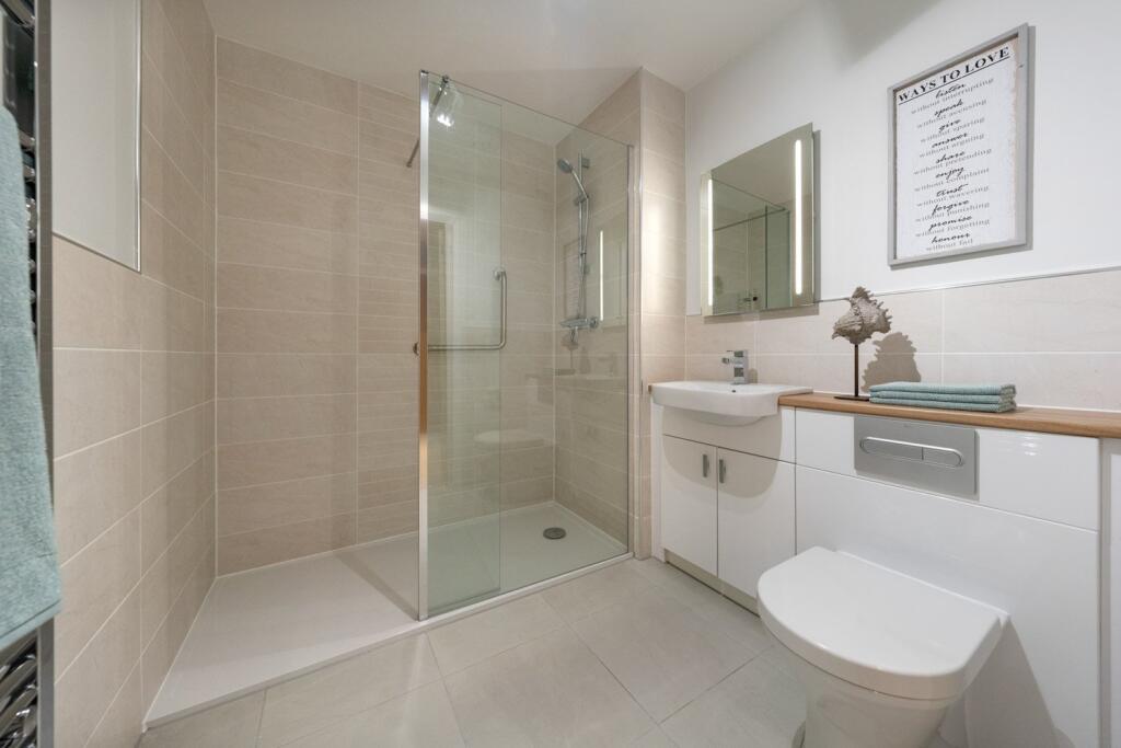 Farnham House Bathroom  