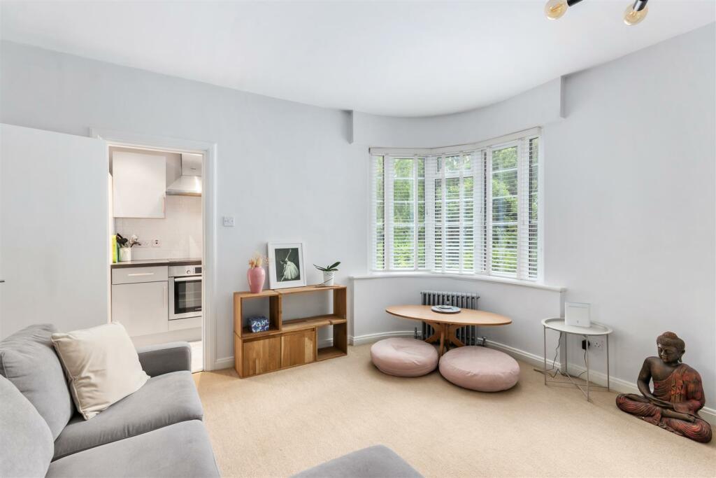 Studio Room
