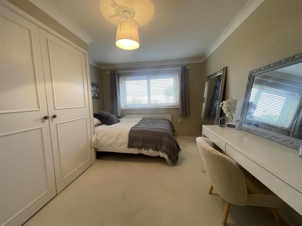 Keelan grd floor bed 3.JPG