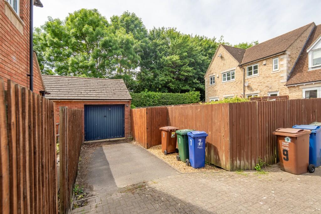 Garage/Parking