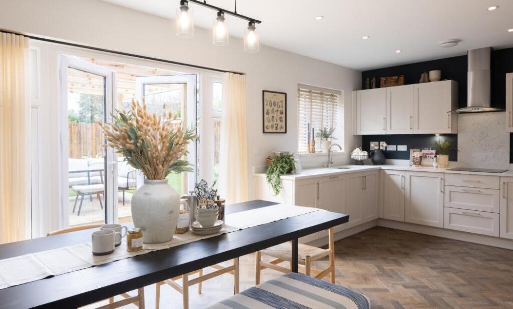 Dandara - Wittering Place - The Wotton, Home 8