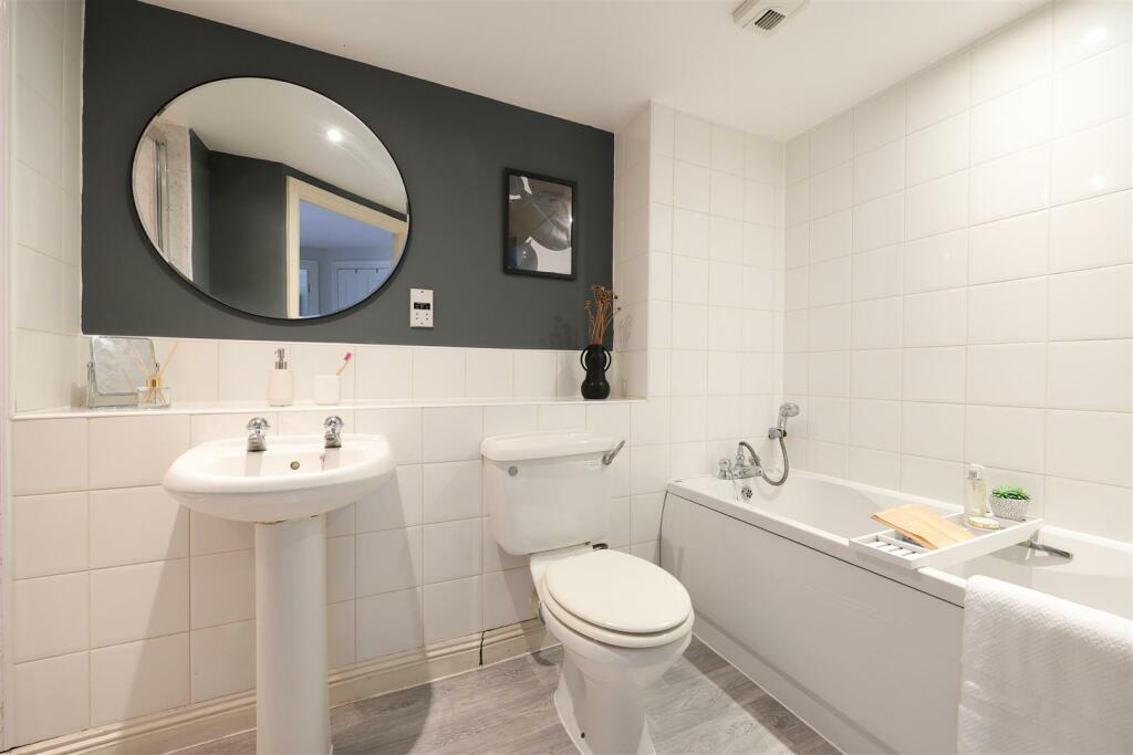 160 Squires Court 21.JPG