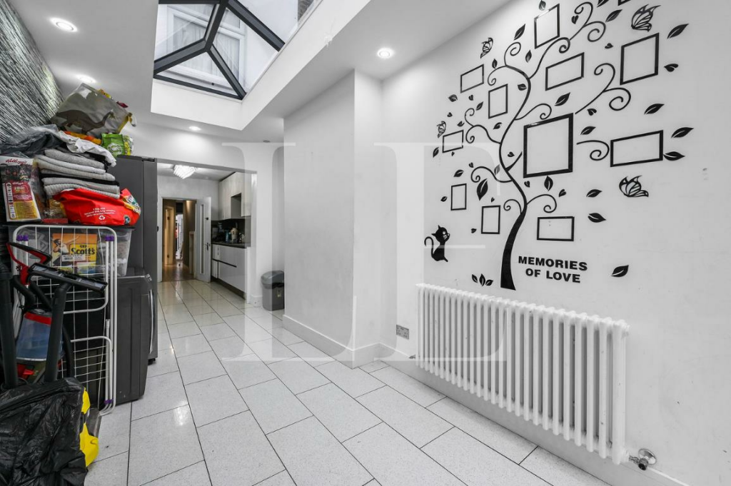 Haselbury Road (10).png