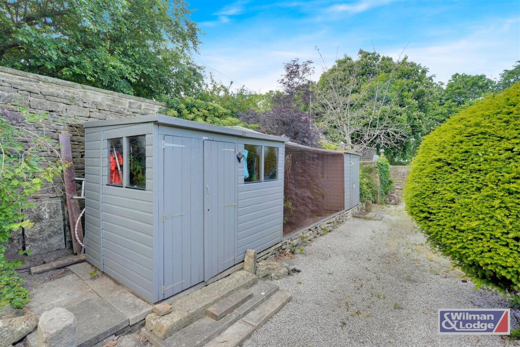 Period Property - Four Bed with Formal Gardens (38