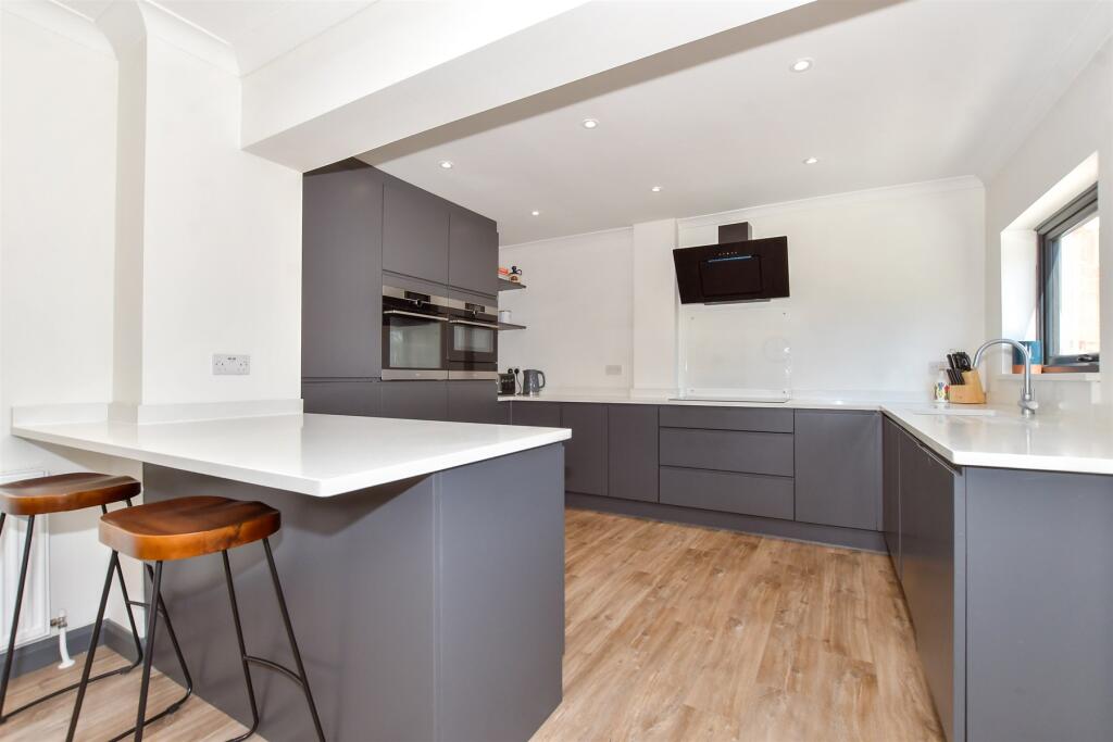 Kitchen/ Lounge/ Diner