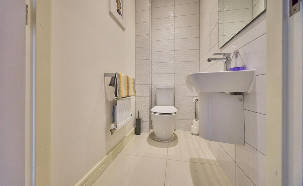SEPARATE WC