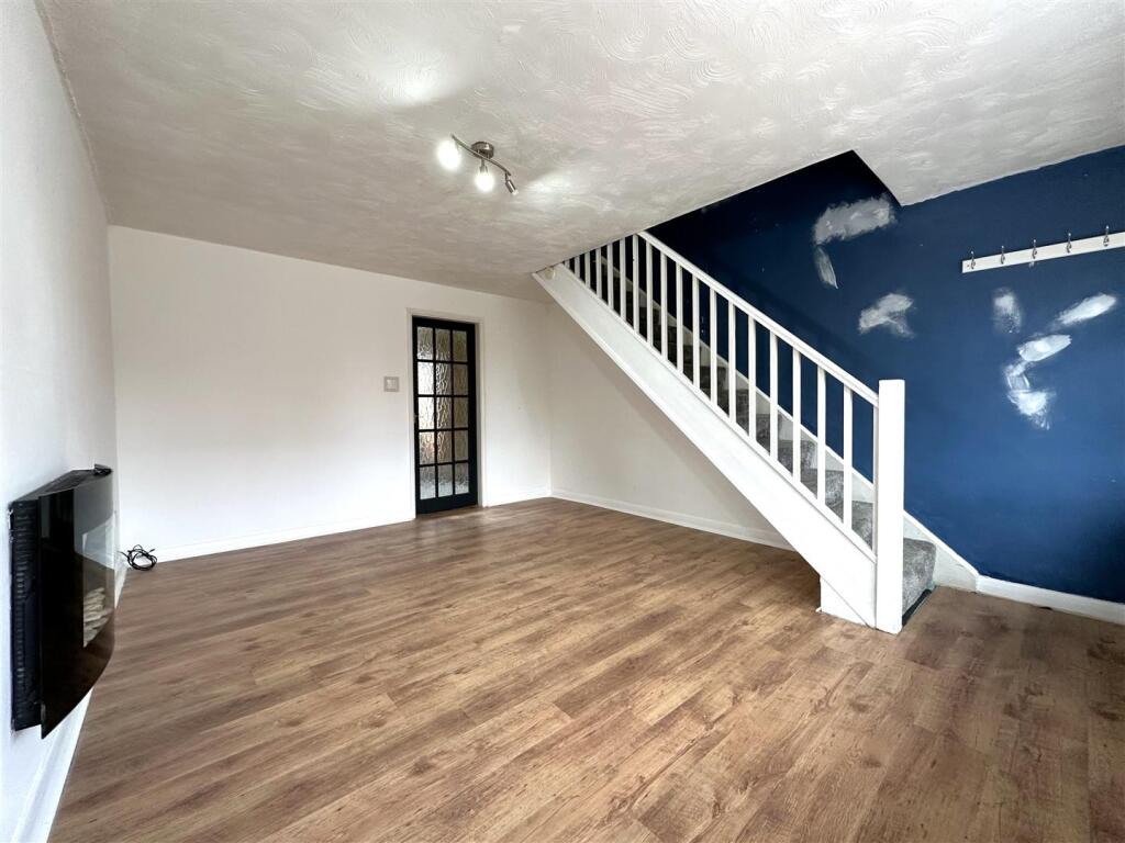 Spacious Living Room 469