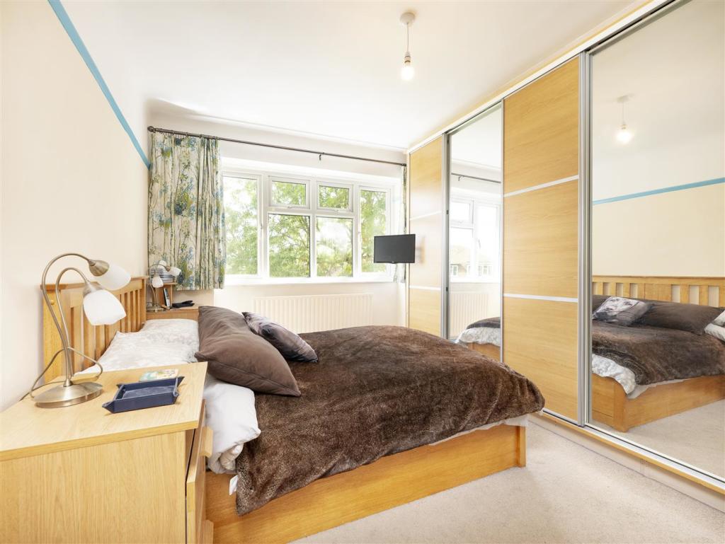 Bedroom 1.jpg
