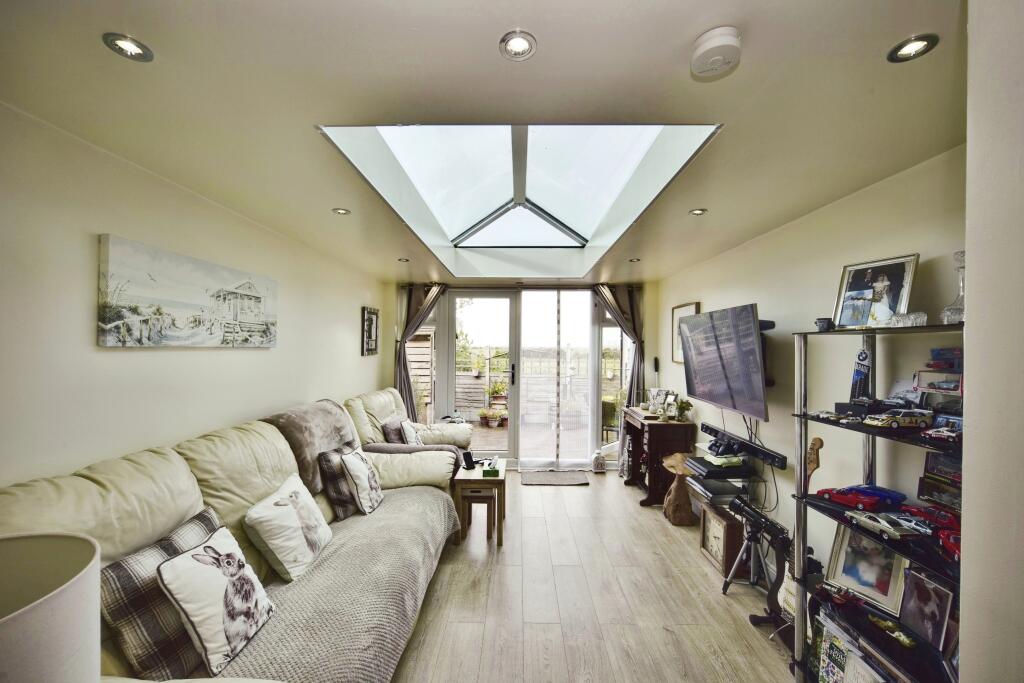 Extension Room With Roof Lantern