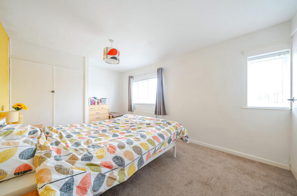 1330859-15-688b68...