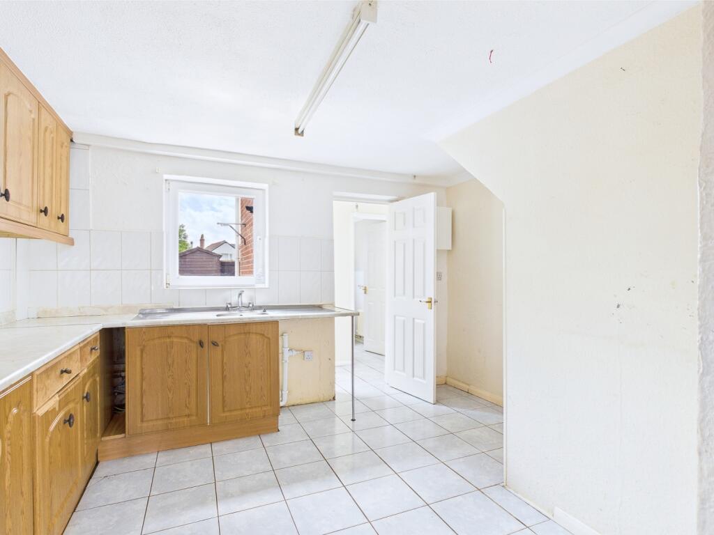 CAM01338G0-PR0108-STILL004