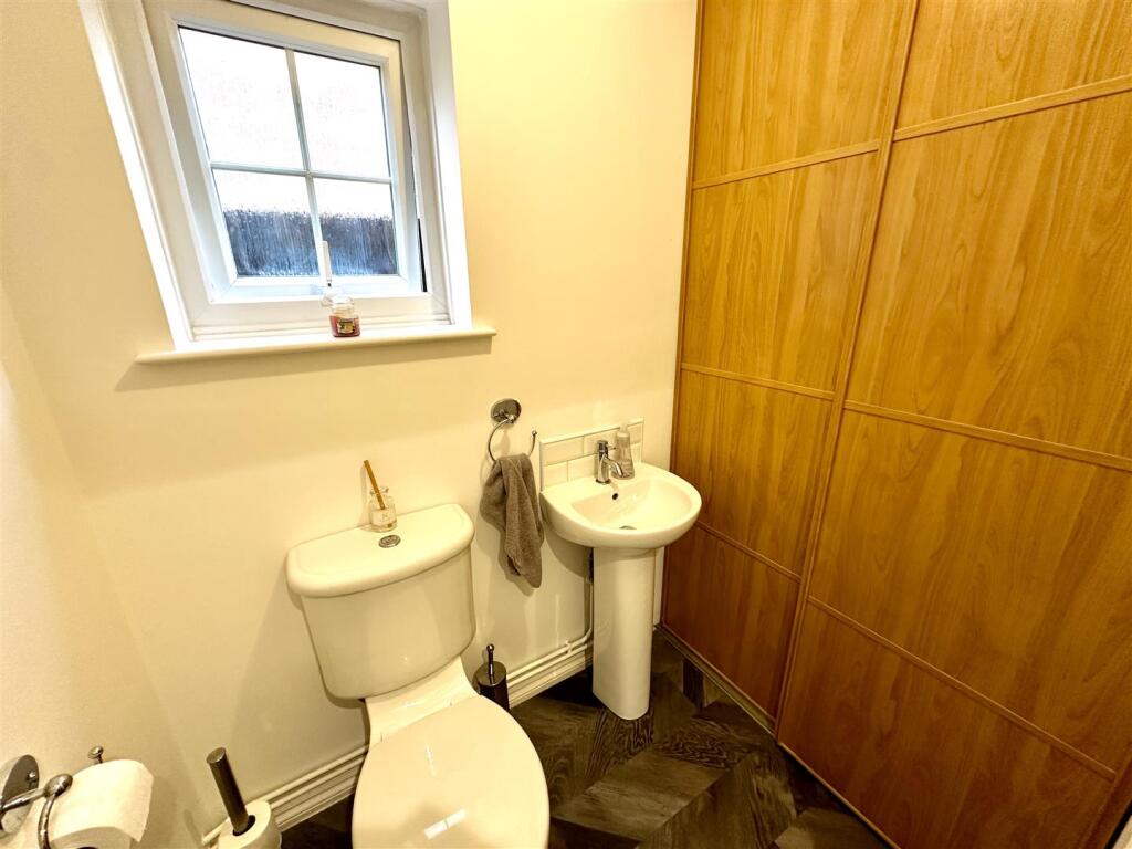 CLOAKROOM/WC