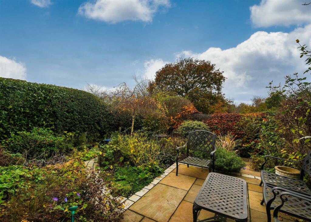 41 Penleigh Gardens - Garden.jpg