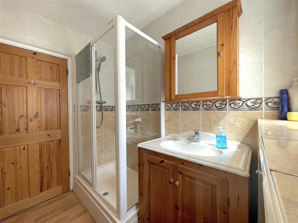 Bathroom (1).jpeg